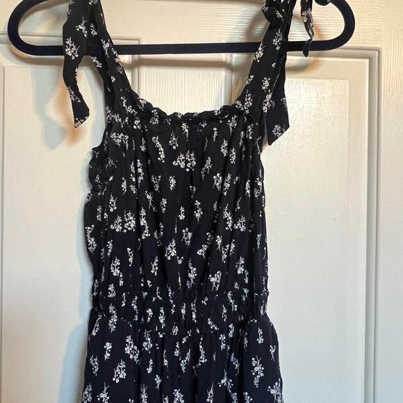 Dark navy and white floral - Picture 2 of 8